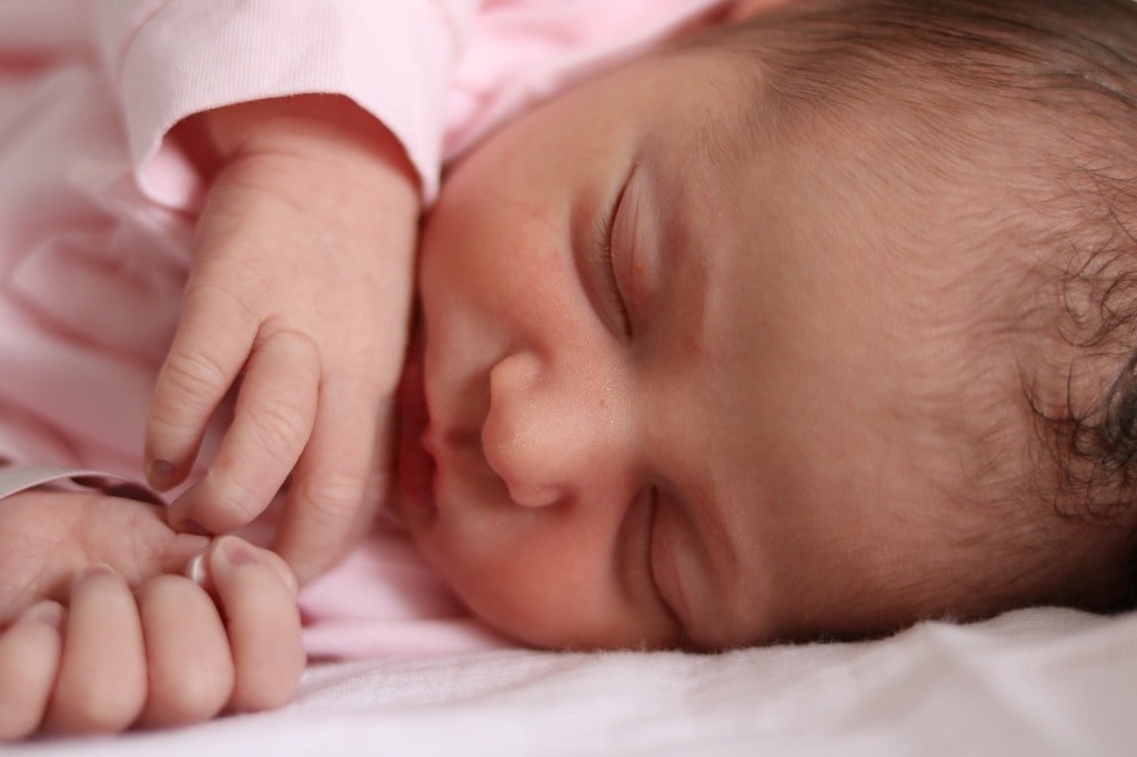 Célébrer une naissance en petit comité chaleureux