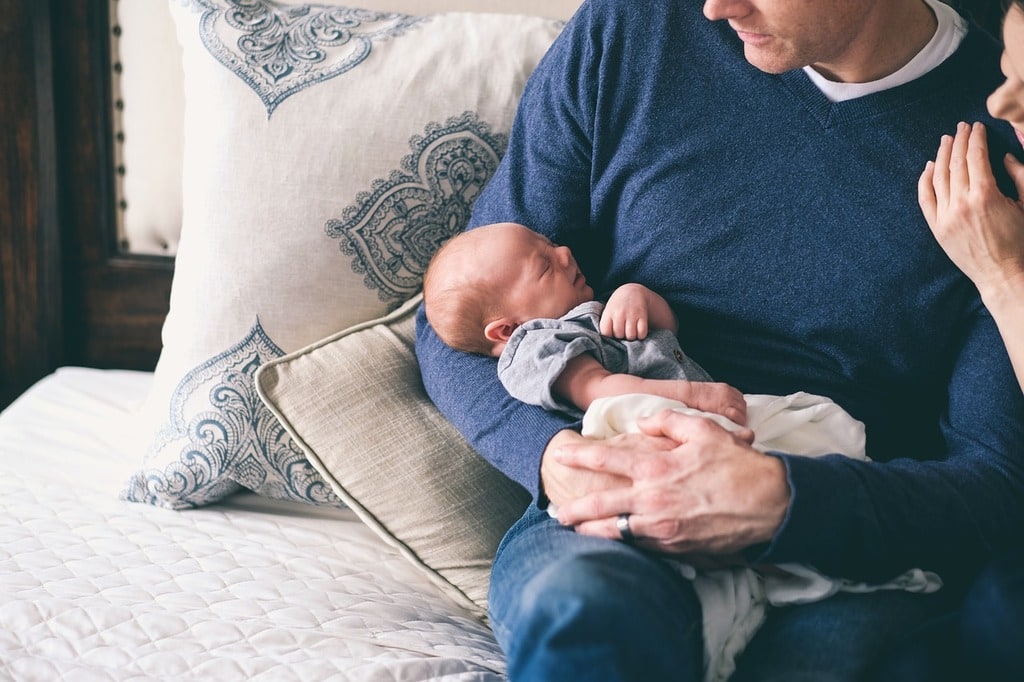 Favoriser le sommeil de bébé sans le forcer